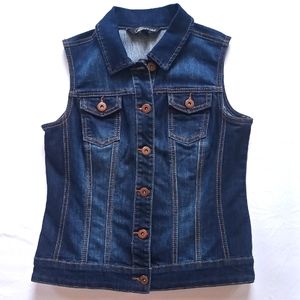 Baccini Denim vest size S NWOT